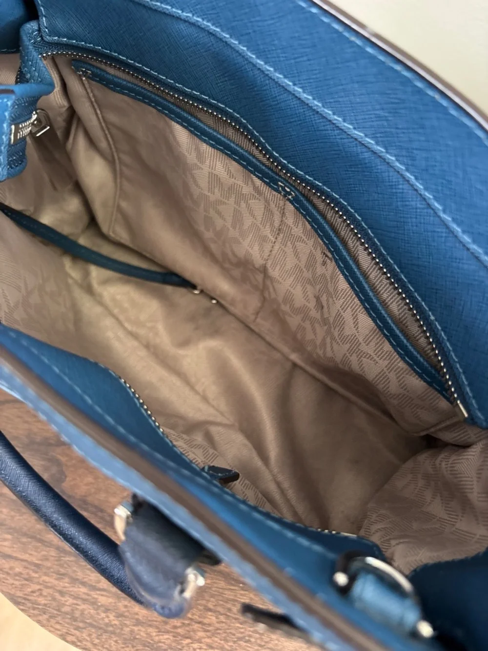 Michael Kors Corner Frame Dillon Shoulder Bag Sky Steel Blue